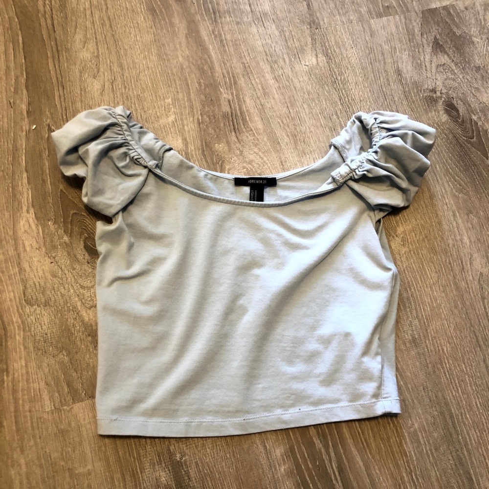 Adorable Forever 21 puff sleeve crop top